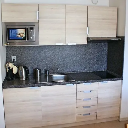 302 Апартаменты *